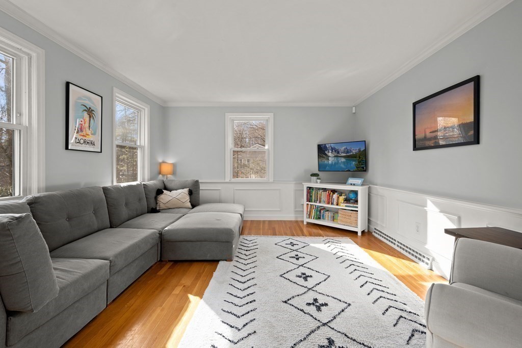 8 Bridle Rd