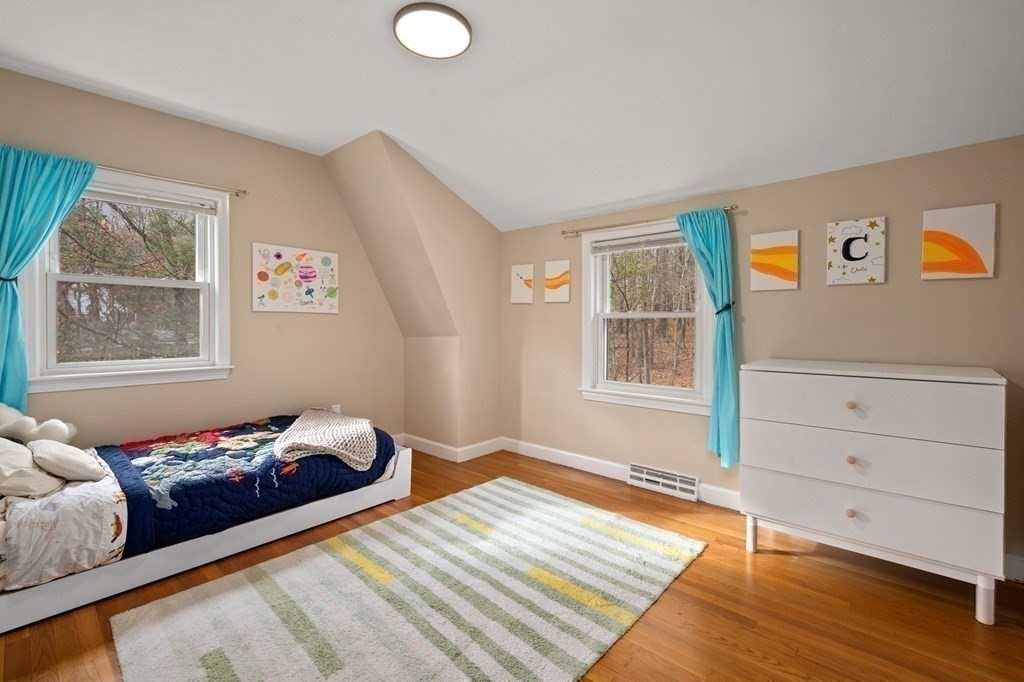 8 Bridle Rd