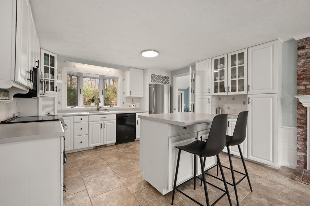 8 Bridle Rd