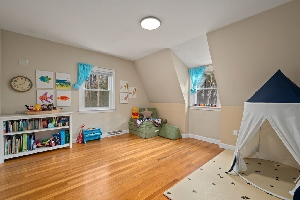 8 Bridle Rd