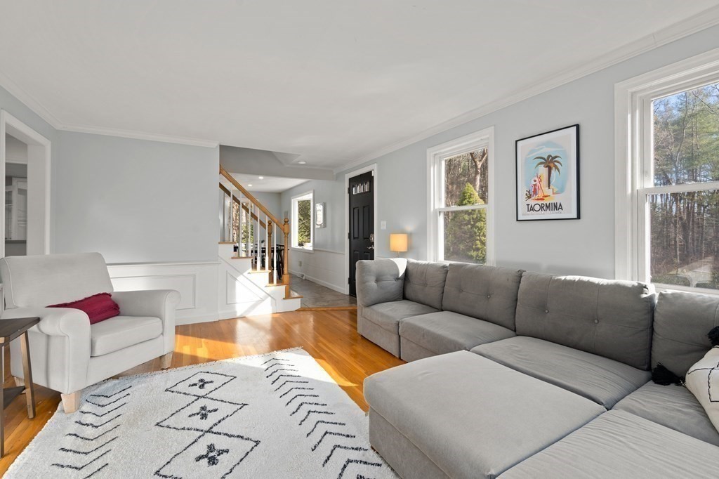 8 Bridle Rd