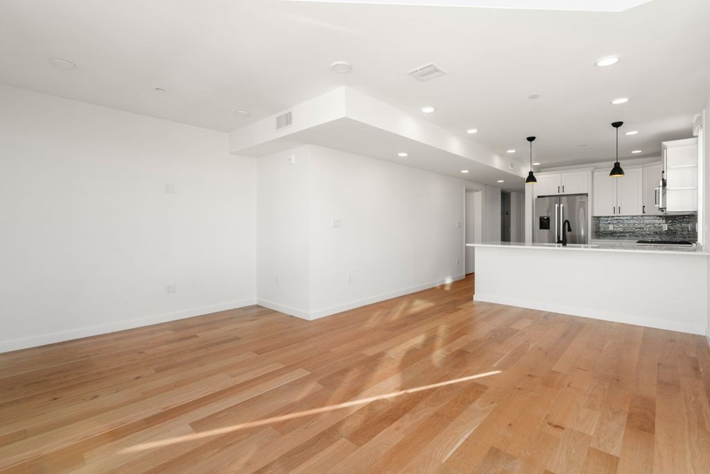 175 Gove St # 2R