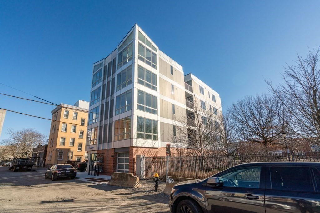 175 Gove St # 2R