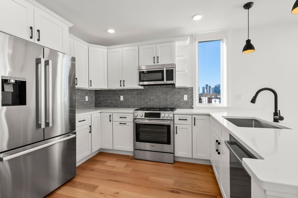 175 Gove St # 2R