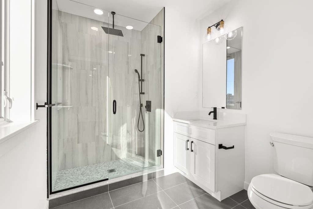 175 Gove St # 2R