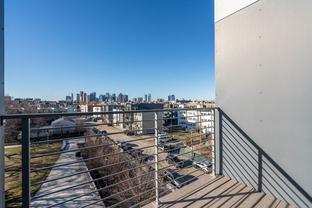 175 Gove St # 2R