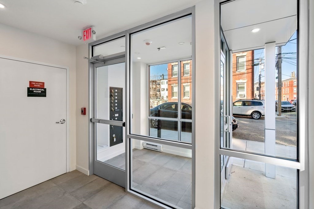 175 Gove St # 2R