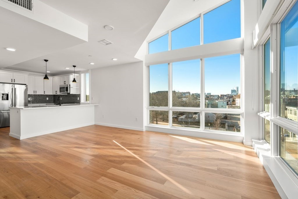 175 Gove St # 2R