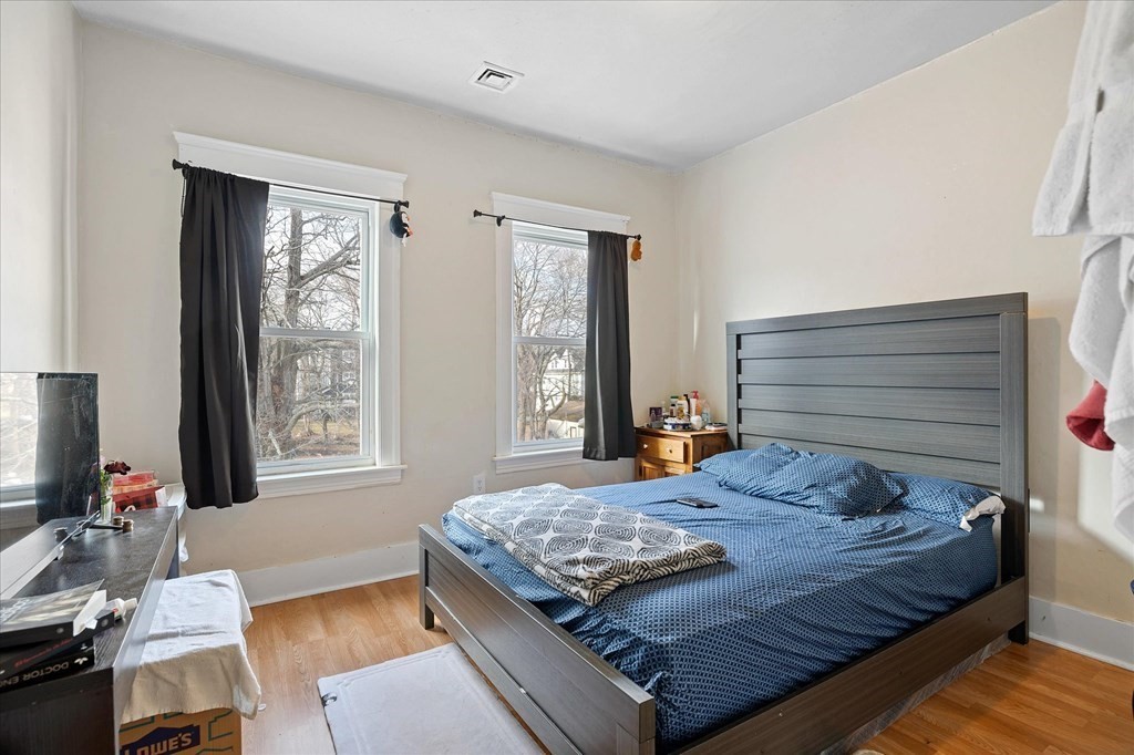 10 Lawnfair St