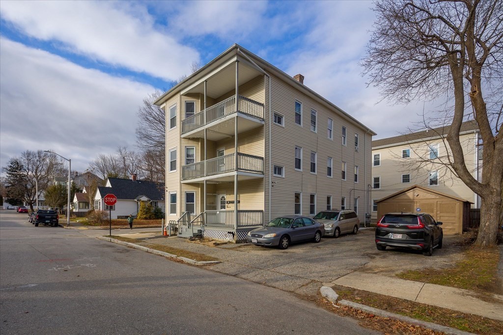 10 Lawnfair St