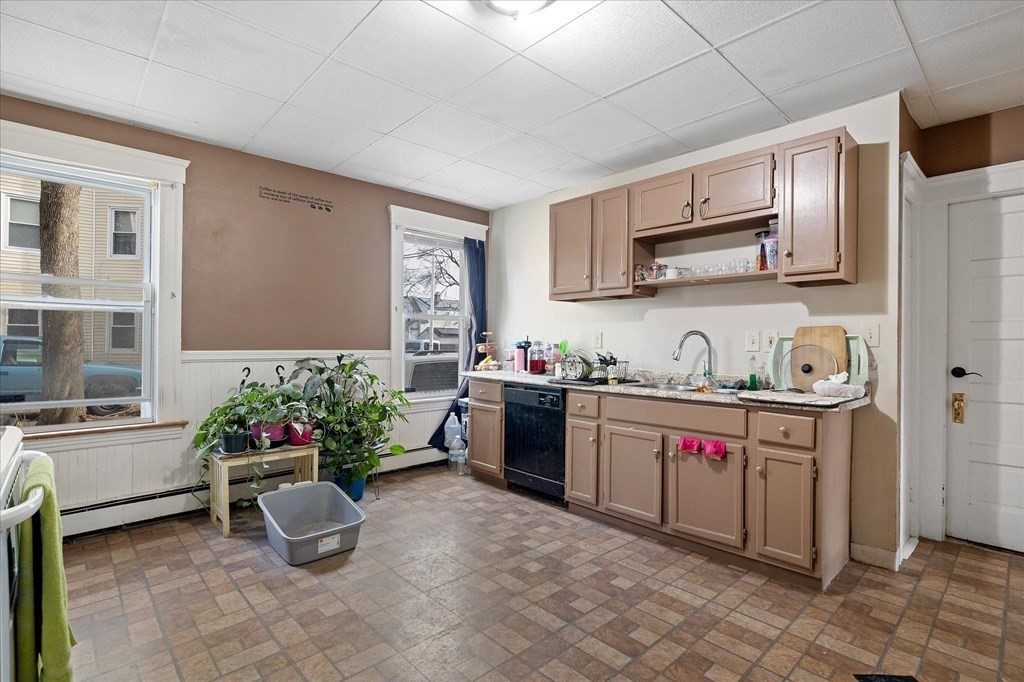 10 Lawnfair St