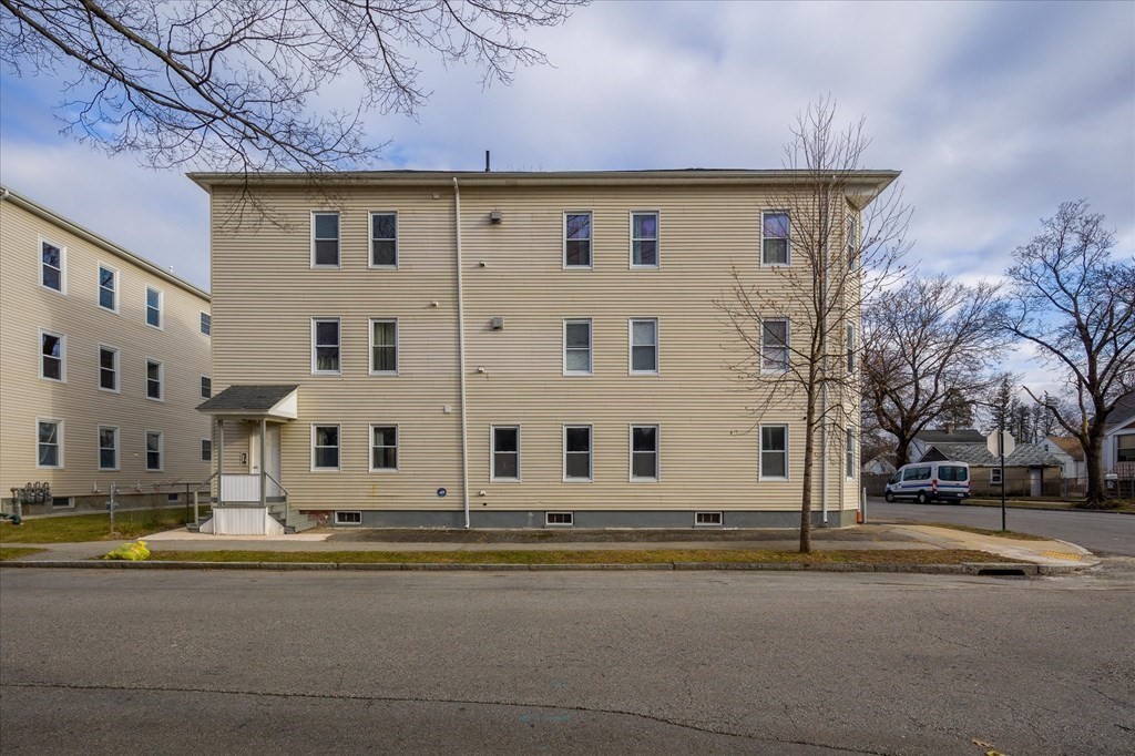 10 Lawnfair St