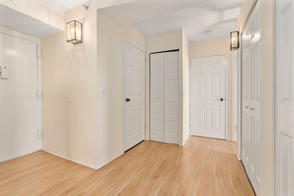 250 Hammond Pond Pkwy # 1406N