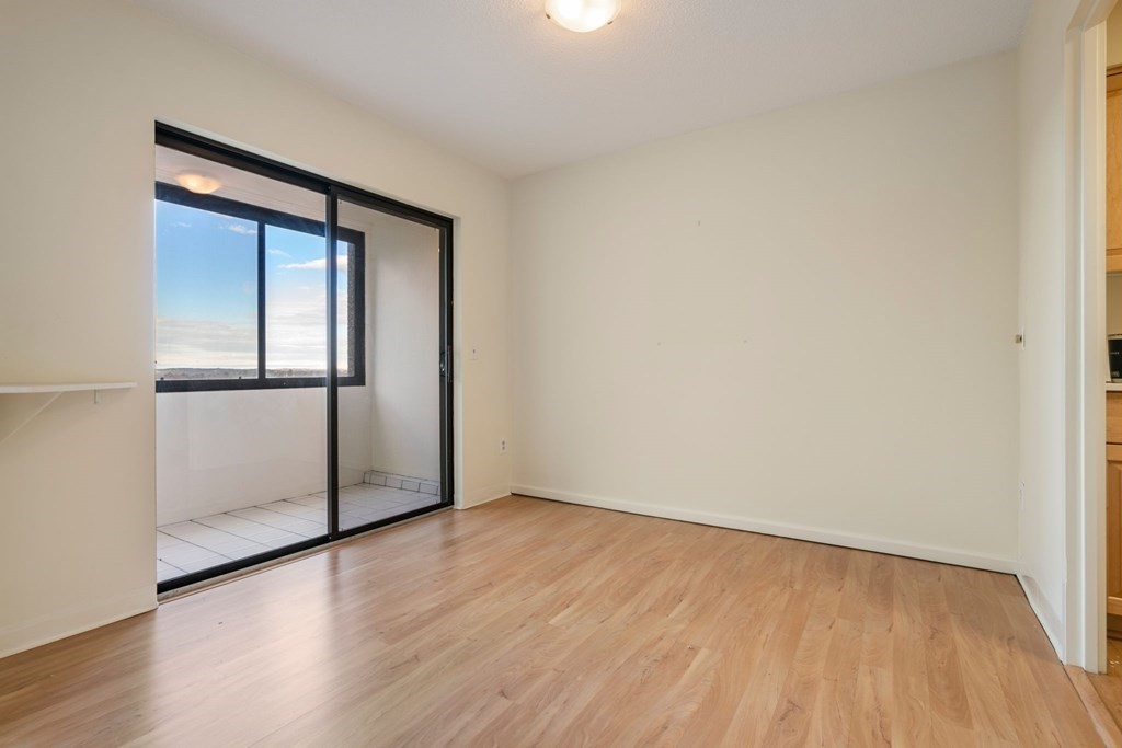 250 Hammond Pond Pkwy # 1406N