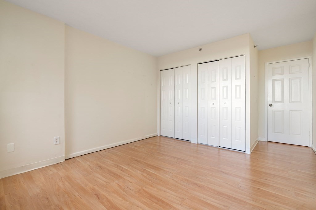 250 Hammond Pond Pkwy # 1406N