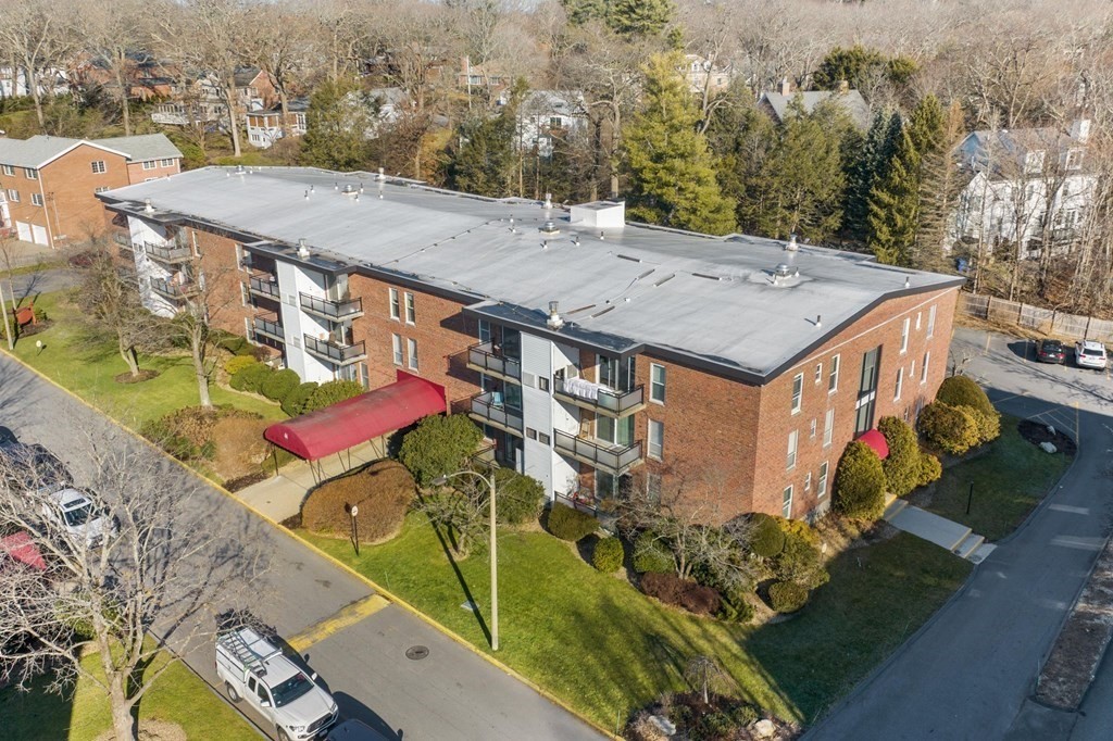 44 Broadlawn Park # 17A