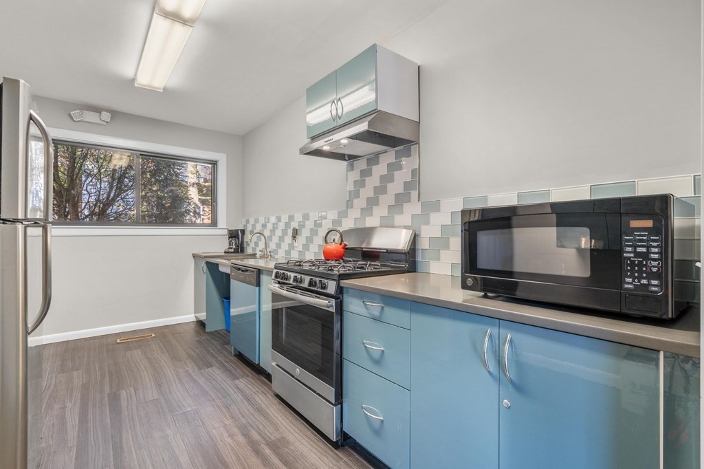 44 Broadlawn Park # 17A