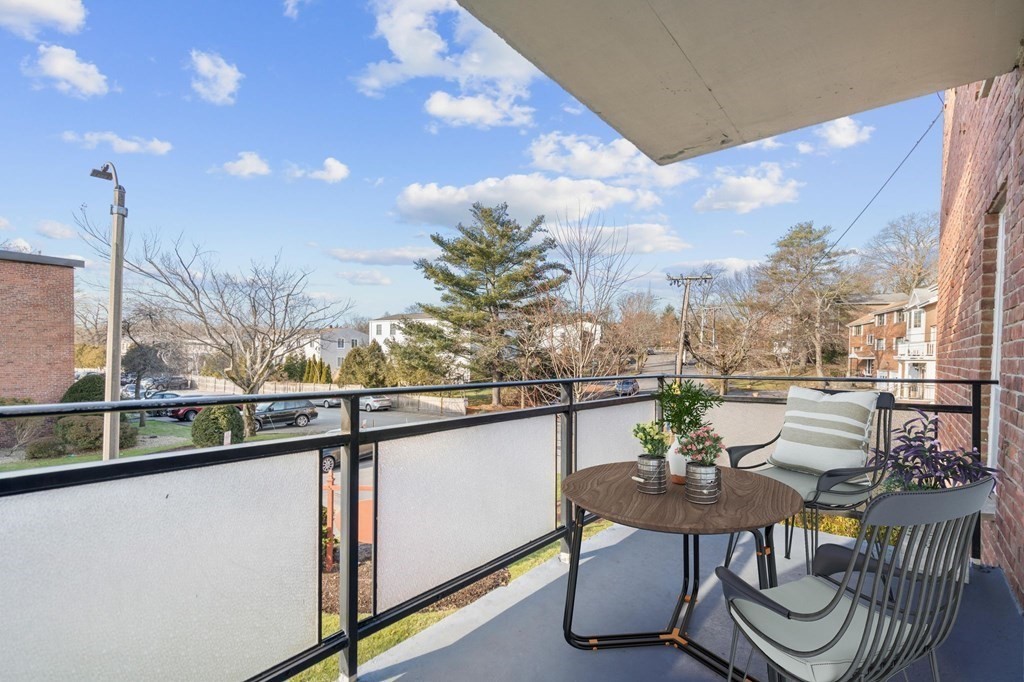 44 Broadlawn Park # 17A