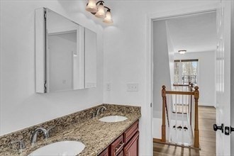 194 Leslie Rd