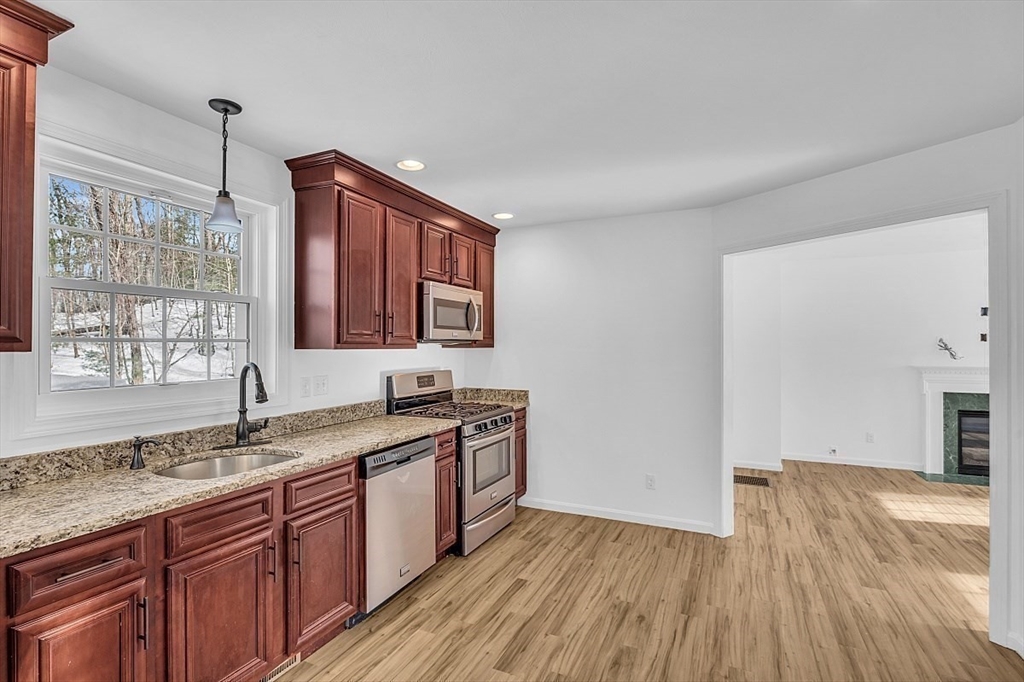 194 Leslie Rd