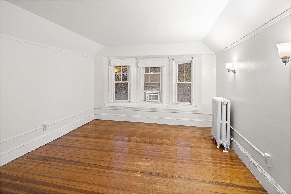 127-129 Fresh Pond Pkwy