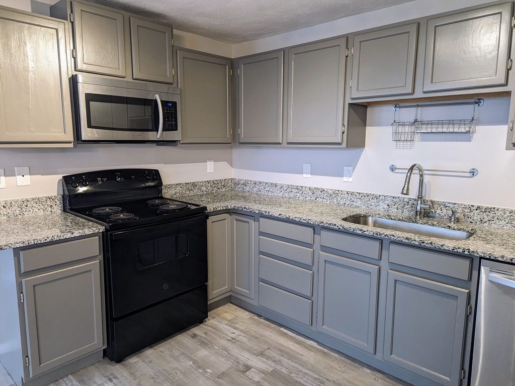 33-A Jackson St # 202