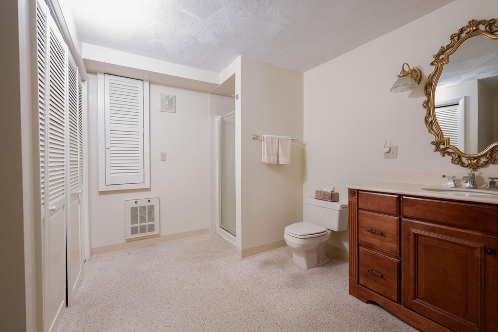 34 Edward Dr # 34