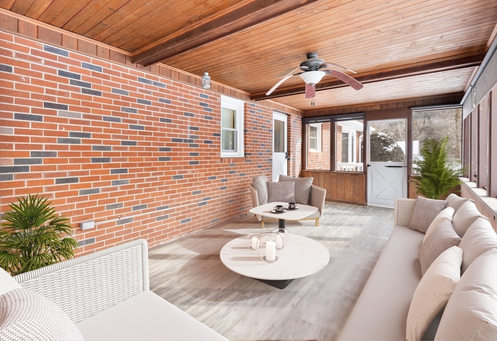 274 W Hill Rd