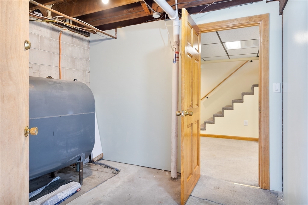 274 W Hill Rd