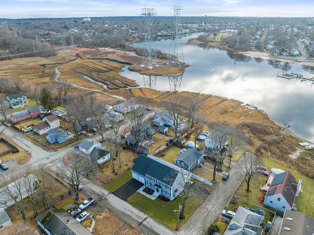 48 Idlewell Blvd