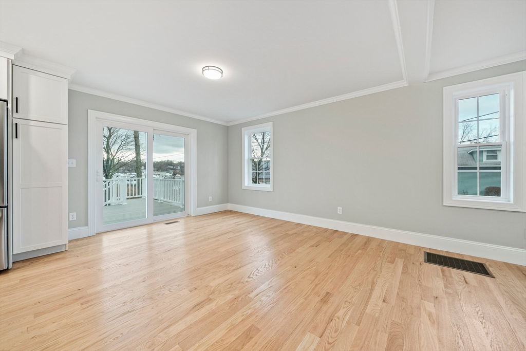 48 Idlewell Blvd