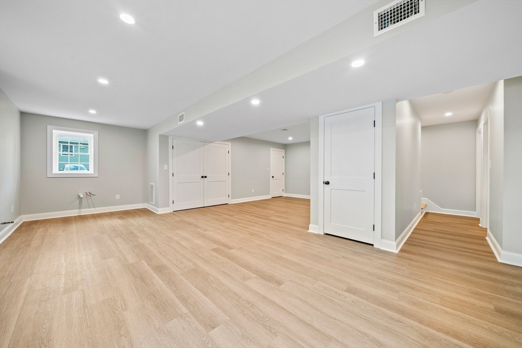 48 Idlewell Blvd