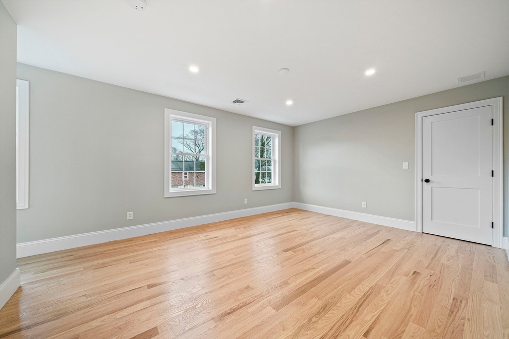 48 Idlewell Blvd