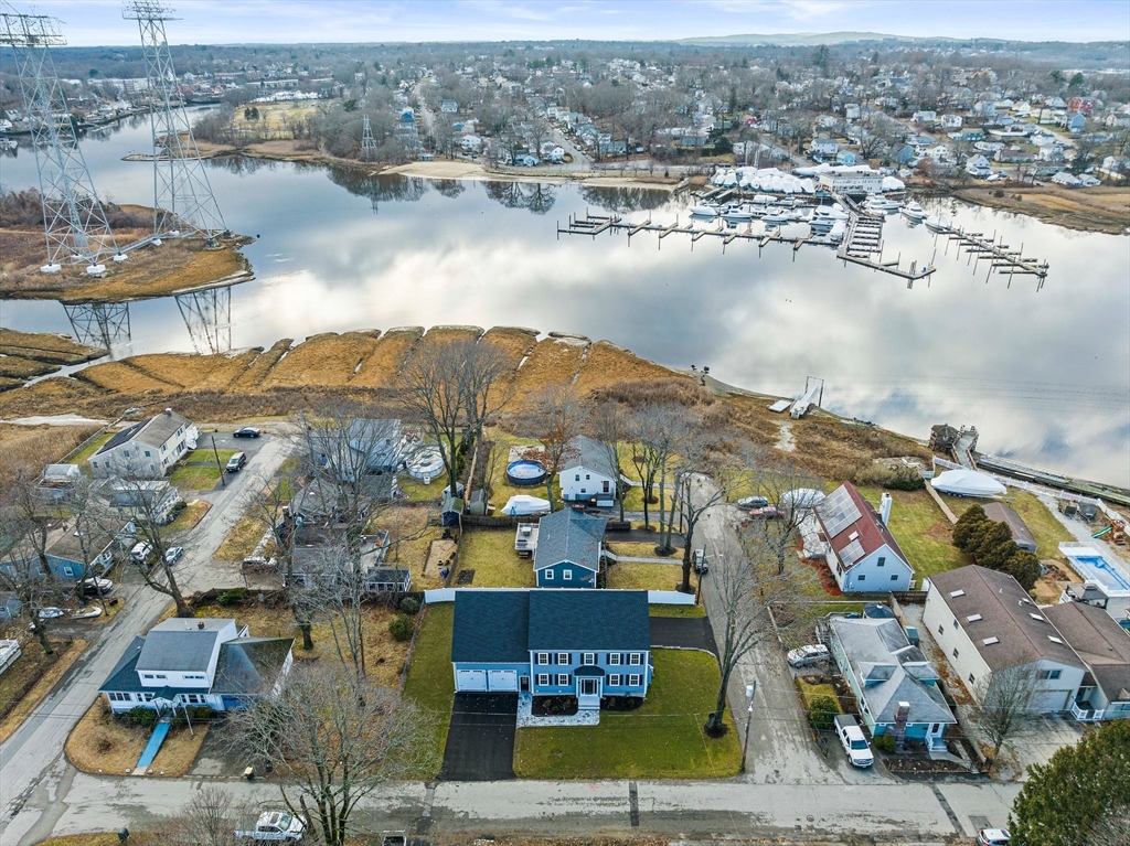 48 Idlewell Blvd