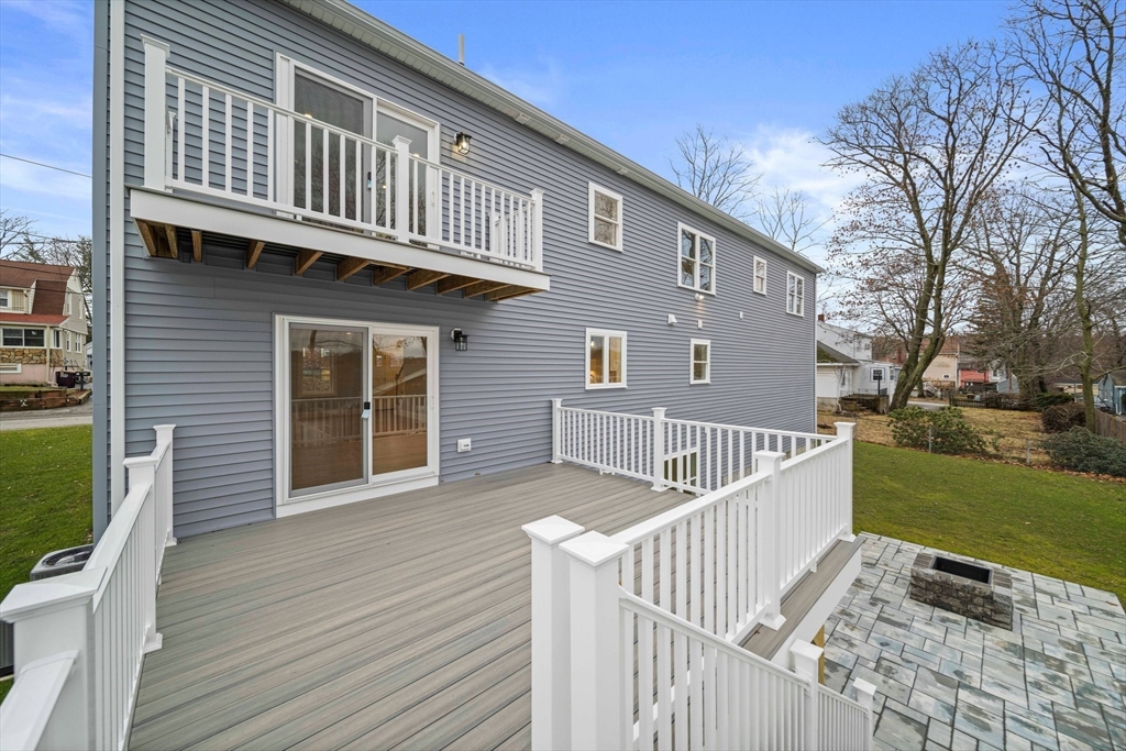 48 Idlewell Blvd