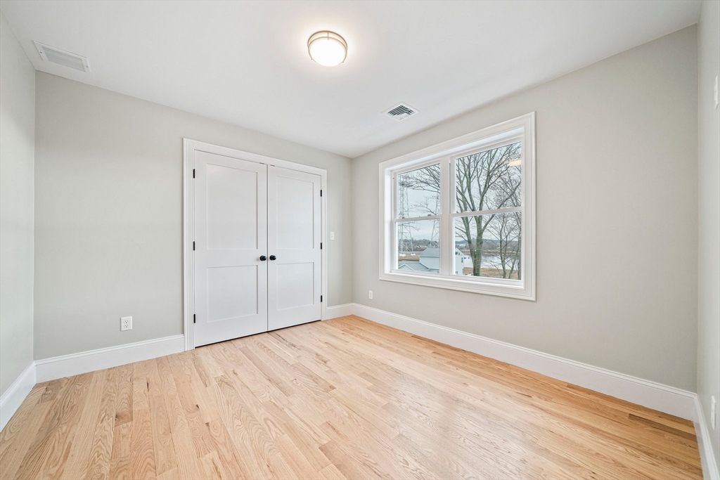 48 Idlewell Blvd