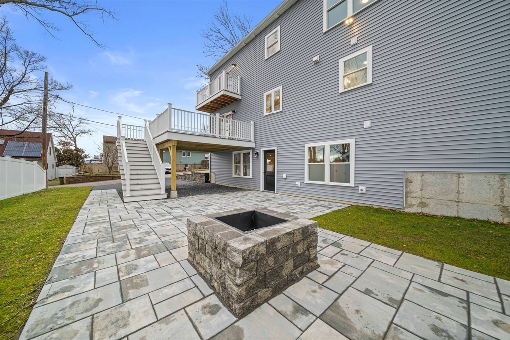 48 Idlewell Blvd