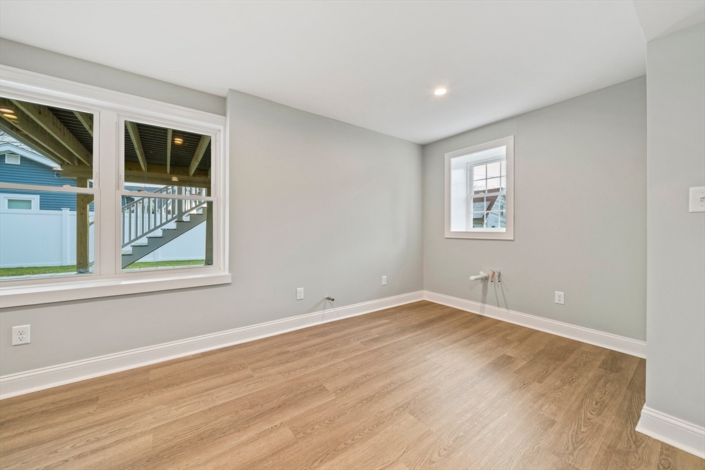 48 Idlewell Blvd