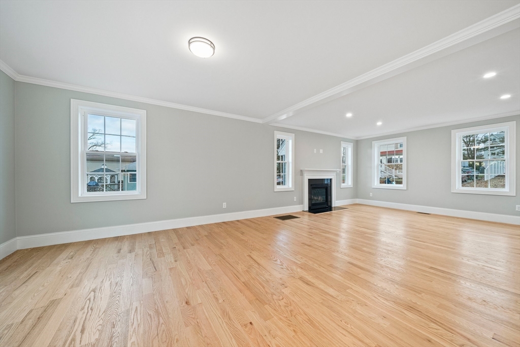 48 Idlewell Blvd