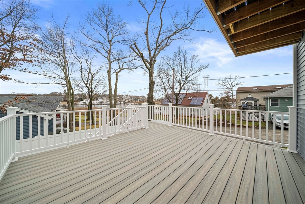 48 Idlewell Blvd