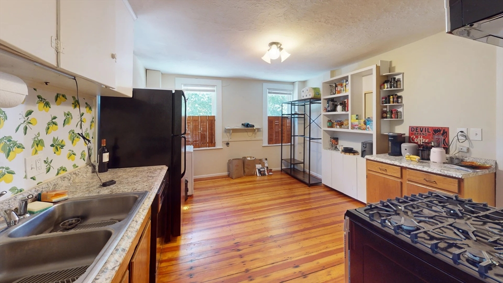 28 Cornwall St. # 1