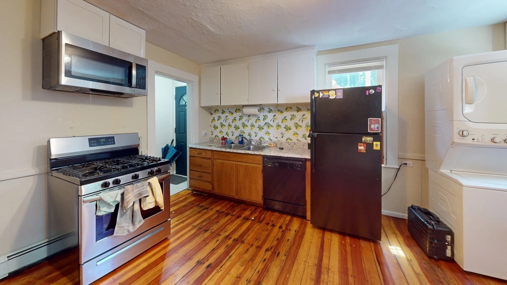 28 Cornwall St. # 1