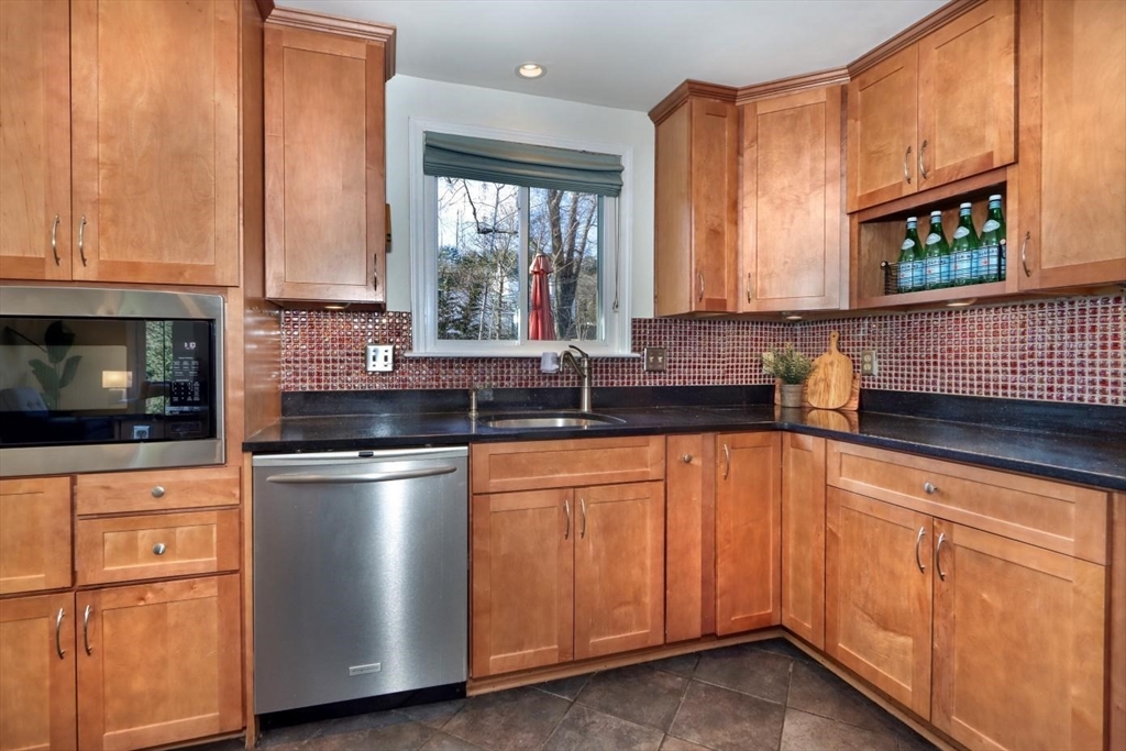 4 Heritage Dr