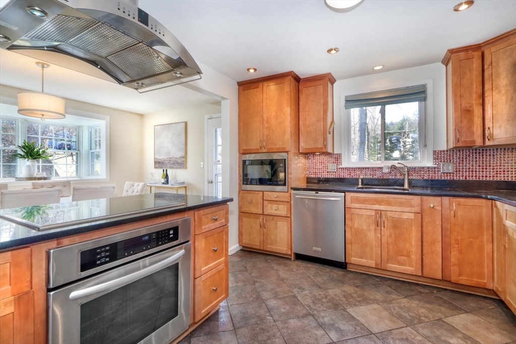 4 Heritage Dr