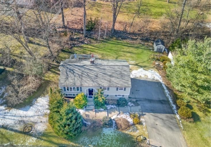 4 Heritage Dr