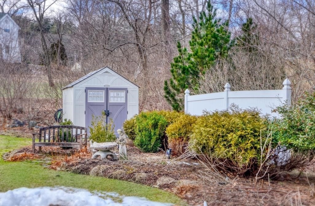 4 Heritage Dr