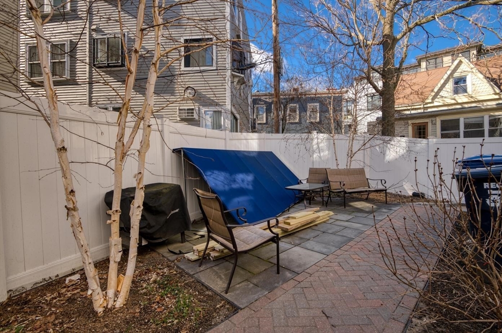256 Hampshire St # 3