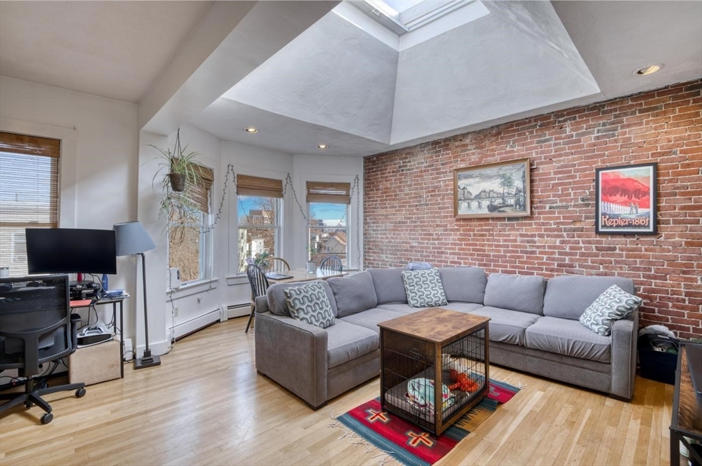 256 Hampshire St # 3