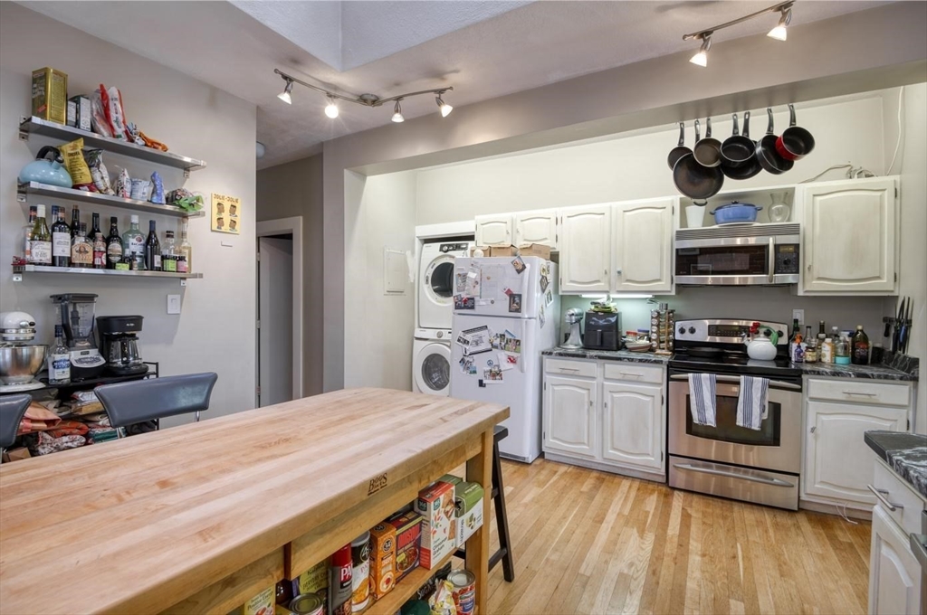 256 Hampshire St # 3