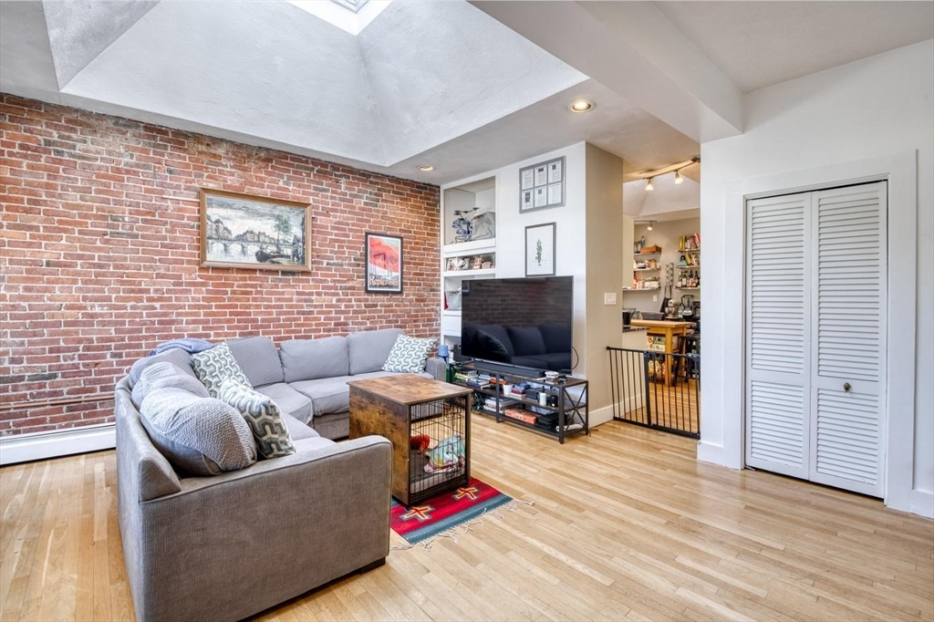 256 Hampshire St # 3
